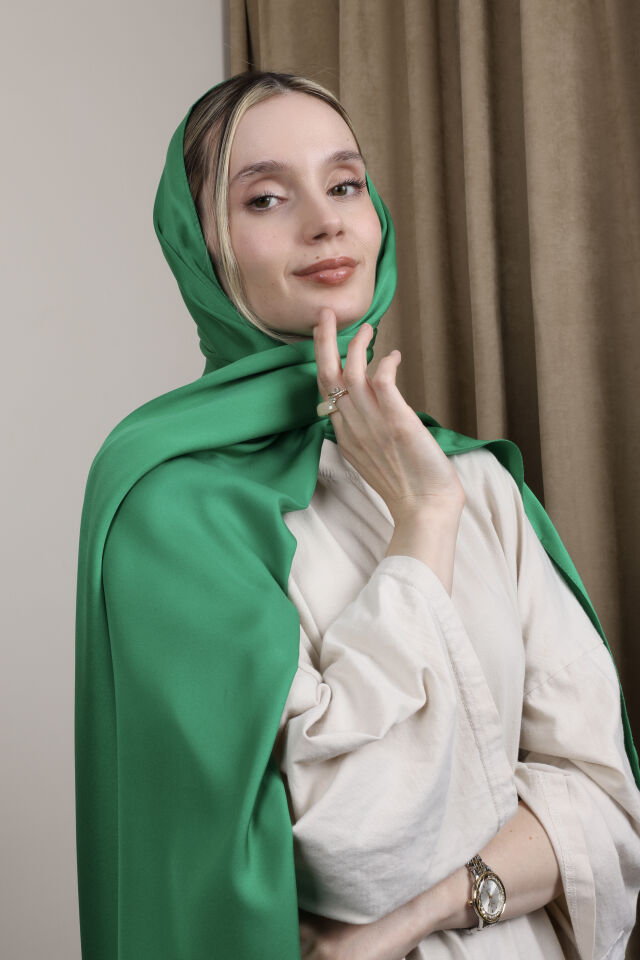 Düz Renkli Rayon Şal N-50.1 Zümrüt Yeşili